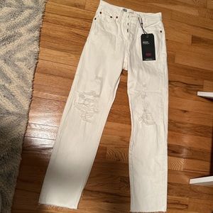 White wedge straight Levi’s jeans